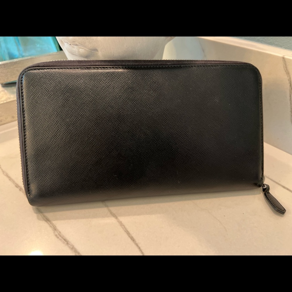 EUC Prada wallet with box - Picture 9 of 16